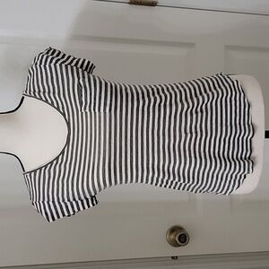 LOFT Size XS Linen Olive Green & White Striped Short Sleeve T-Shirt, EUC